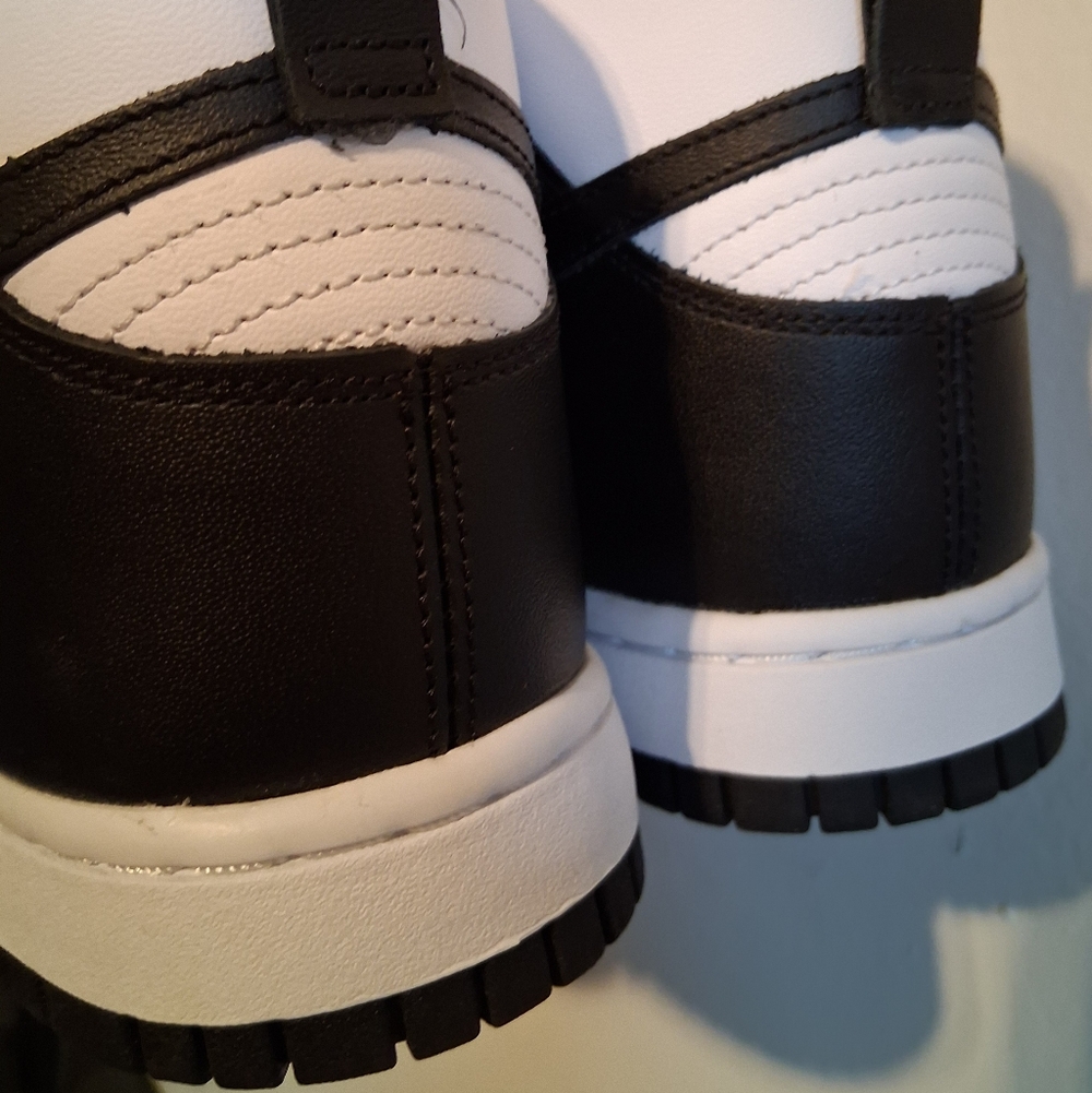 Nike Dunk High - Picture 3 of 7
